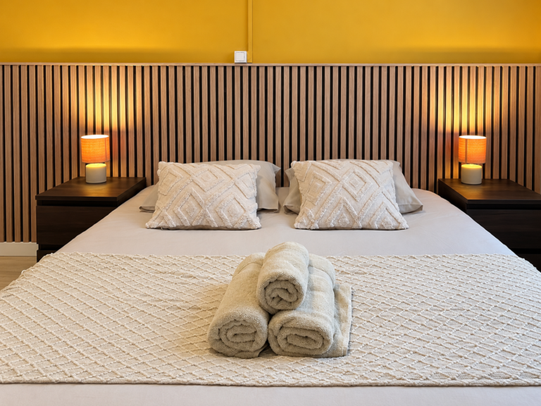 Chambre jaune 1