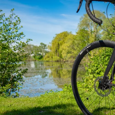 Les Ballastières - Vélo - Aire-sur-la-Lys © Tourisme en Pays de Saint-Omer